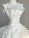 Timeless Ball Gown Strapless Tulle Long White Wedding Dresses With Ruffles HZ1024